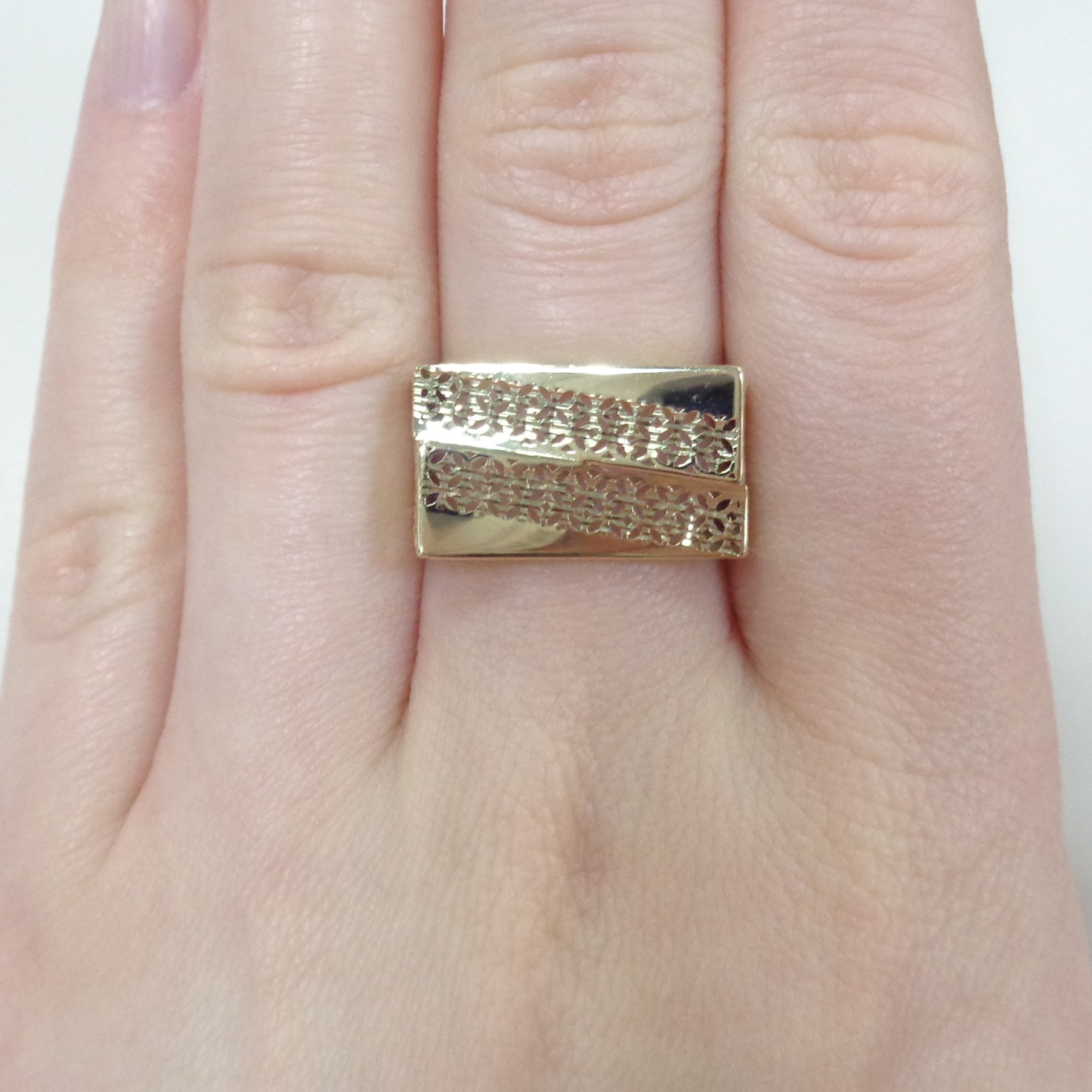 Кольцо из желтого золота